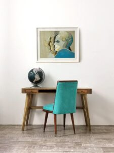 Escritorio de diseño minimalista en madera maciza petiribí