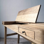 Escritorio de diseño minimalista en madera maciza petiribí