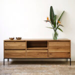 Aparador vajillero o mueble de tv en madera petiribí y hierro diseño minimalista