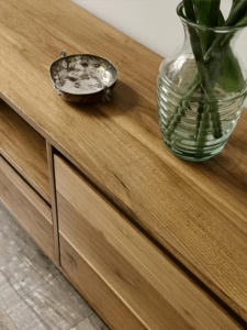 Aparador vajillero o mueble de tv en madera petiribí y hierro diseño minimalista