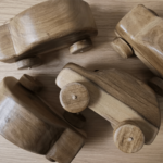 juguete auto de madera vintage
