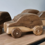 juguete auto de madera vintage