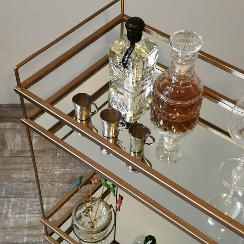 Mesas auxiliares de diseño minimalista escandinavo en madera y hierro