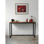 Barra desayunadora en madera petiribí o paraíso con estructura de hierro diseño minimalista.