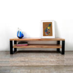 Consola aparador o mueble de tv minimalista en madera petriribí o paraíso y hierro