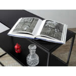 Consola o recibidor minimalista en chapa y hierro