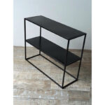 Consola o recibidor minimalista en chapa y hierro