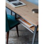 Escritorio nórdico minimalista en madera guatambú petiribí o paraíso con patas de hierro