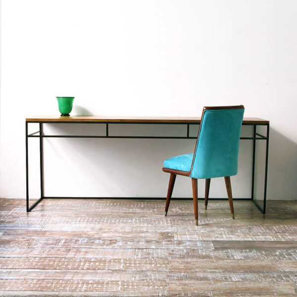 Escritorio nórdico minimalista en madera guatambú petiribí o paraíso con patas de hierro