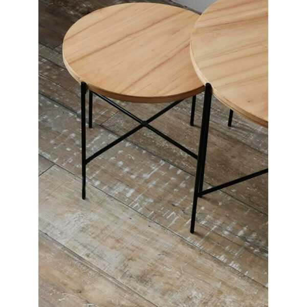 Mesa baja ratona auxiliar redonda en madera petiribí o paraíso con patas de hierro de diseño escandinavo industrial minimalista