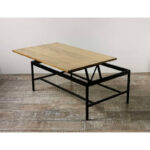 Mesa baja o ratona elevable en madera petiribí o paraíso con patas de hierro de diseño escandinavo industrial minimalista