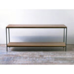 Consola o aparador en madera paraíso o petiribí y hierro diseño minimalista.