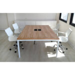 Mesa de trabajo escritorio coworking en madera petiribí o paraíso con patas de hierro de diseño industrial minimalista