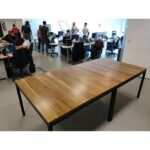 Mesa de trabajo escritorio coworking en madera petiribí o paraíso con patas de hierro de diseño industrial minimalista