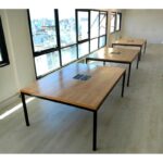 Mesa de trabajo escritorio coworking en madera petiribí o paraíso con patas de hierro de diseño industrial minimalista
