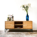 Aparador o mueble de tv en madera paraíso o petiribí y hierro diseño minimalista.