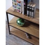 Consola o aparador en madera paraíso o petiribí y hierro diseño minimalista.