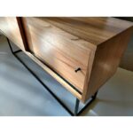 Consola o aparador en madera paraíso o petiribí y hierro diseño minimalista.