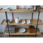 Aparador o vajillero madera paraíso o petiribí y hierro diseño minimalista.